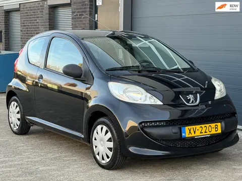 Peugeot 107 1.0-12V XR APK 3drs ZWART