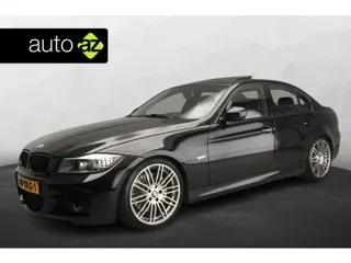 BMW 3-serie 330i | Individual Edition | M-Sportpakket | Performance remsysteem | Schuifdak | 19" Ind