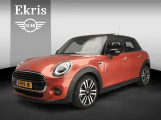 Mini 5-deurs Cooper Summer Red Edition / Automaat / Panoramadak / Harman-Kardon / Sportstoelen / Hea