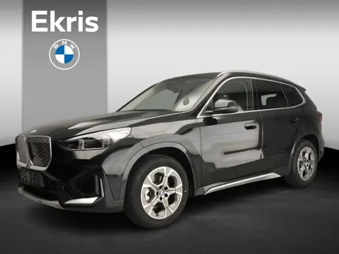 BMW iX1 eDrive20 Pure Edition / Driving assist / Trekhaak / Premium Pack / X-Line / Alu 18 inch