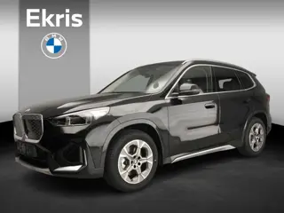 BMW iX1 eDrive20 Pure Edition / Driving assist / Trekhaak / Premium Pack / X-Line / Alu 18 inch