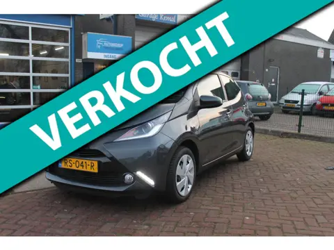 Toyota Aygo 1.0 VVT-i x-play zeer nette auto