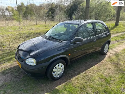 Opel Corsa 1.0i-12V Strada APK 24-10-2026