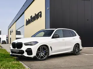 BMW X5 xDrive45e High Executive | M-Sport | Pano | 22" | 4-Wielsturing | Softclose | Trekhaak | Adap
