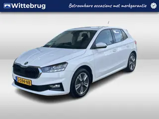 Škoda Fabia 1.0 TSI Ambition / Navigatie / Carplay / Parkeersensoren / Slechts 1838km!