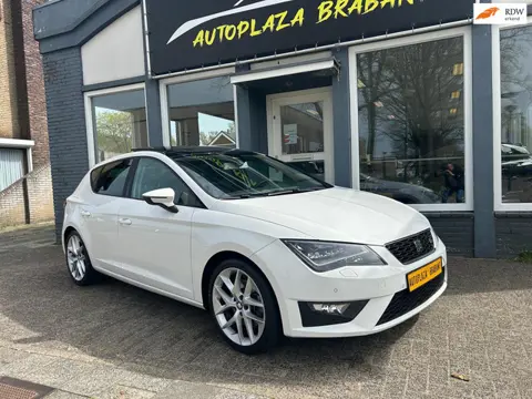 SEAT Leon 1.8 TSI FR / NAVI / PANODAK / PDC