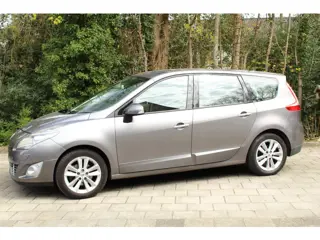 Renault Grand Scénic 2.0 Privilege Automaat vol leer clima cruise navigatie trekhaak isofix enz.