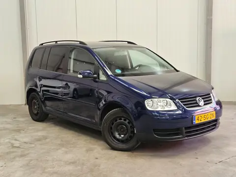 Volkswagen Touran 1.6-16V FSI Trendline | APK | AIRCO | TREKHAAK | CRUISE CONTROL