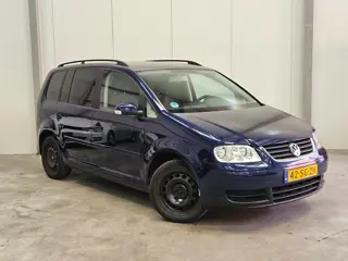 Volkswagen Touran 1.6-16V FSI Trendline | APK | AIRCO | TREKHAAK | CRUISE CONTROL