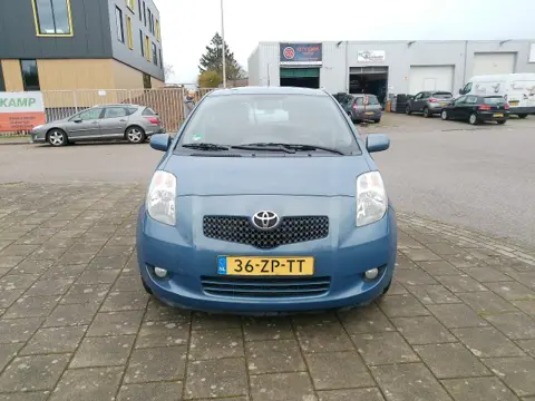 TOYOTA YARIS 1.3 VVTI EXEC. MMT