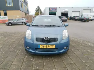 TOYOTA YARIS 1.3 VVTI EXEC. MMT