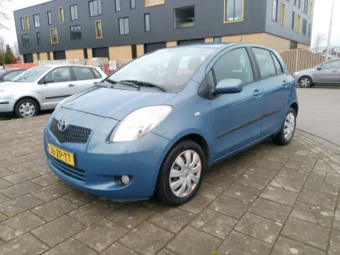 TOYOTA YARIS 1.3 VVTI EXEC. MMT