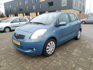 TOYOTA YARIS 1.3 VVTI EXEC. MMT