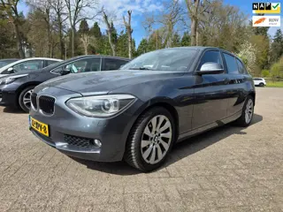 BMW 1-serie 118i Business+ AUTOMAAT/navi/CRUISE
