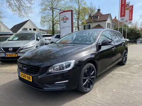 VOLVO V60 2.4 D6 AWD PLUG-IN HYBRID SUMMUM / LEDER / NAVI / TREKHAAK / LMV