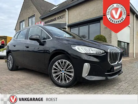BMW 2 Serie Active Tourer 223i 204PK Automaat Trekhaak / Panoramadak / Leder