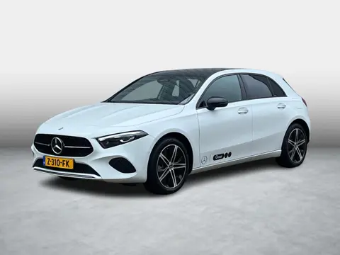 Mercedes-Benz A-klasse 250 e Luxury | Panoramadak | Achteruitrijcamera | Stoelverwarming | Sfeerverl