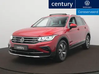 Volkswagen Tiguan 1.4 TSI eHybrid Elegance Automaat - Panoramisch schuif-kanteldak - LED - Navigatie