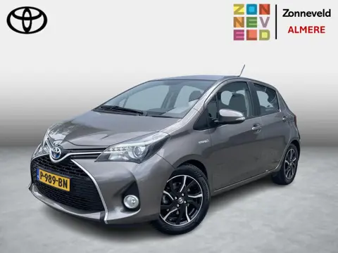 Toyota Yaris 1.5 Hybrid Dynamic Navigatie All seasonbanden