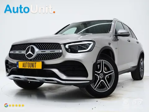Mercedes-Benz GLC 300e 4MATIC AMG | Panoramadak | Sfeerlicht | Camera | Sportstuur | Virtual | Stoel