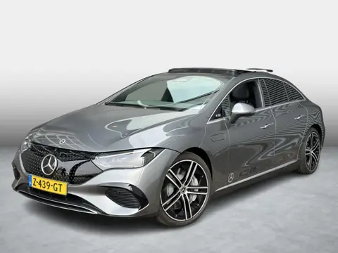 Mercedes-Benz EQE 300 Luxury Line | Panoramadak | AIRMATIC Luchtvering | DISTRONIC Afstandsassistent