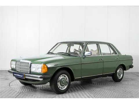Mercedes-Benz 300D 5 cilinder W123 model 300 D 5 cyl.