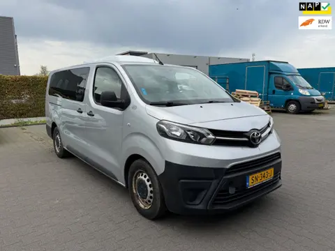 Toyota PROACE Shuttle 1.6 D-4D Long 9 persoons | pano | Airco | Cruise | Radio |