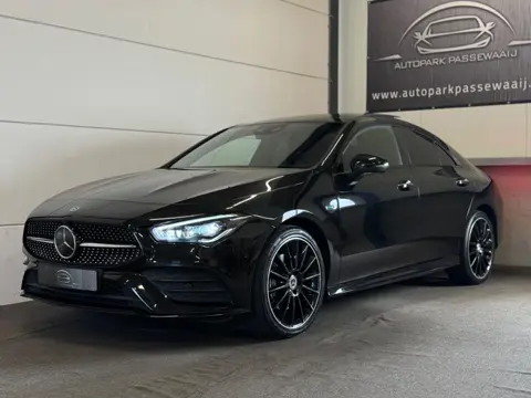 Mercedes-Benz CLA-klasse 250e AMG Pano, ACC, Sfeerverlichting, Elektrische Stoelen, 360° Camera, Lan