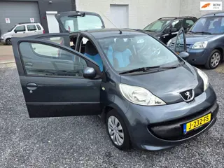 Peugeot 107 1.0-12V XR 5 deurs Airco