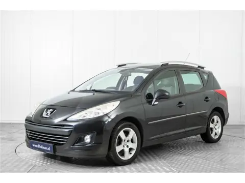 Peugeot 207 SW 1.6 VTi Première (bj 2010)