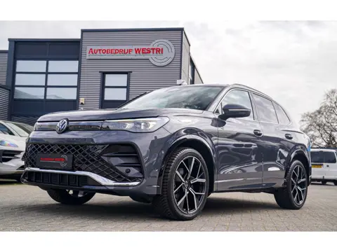 Volkswagen Tiguan 1.5 eTSI R-Line Edition | Head Up Display | 360 | Harman/Kardon | Massage | Stuurw