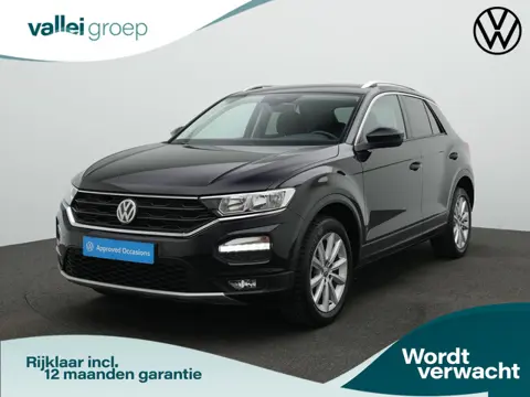 Volkswagen T-Roc 1.0 TSI 115 pk Style | Trekhaak | Achteruitrijcamera | Adaptive Cruise | Elektrisch