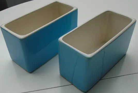 BAKJES, SCHAALTJES, POTJES, GEGLAZUURD BLAUW 18X10X8 CM