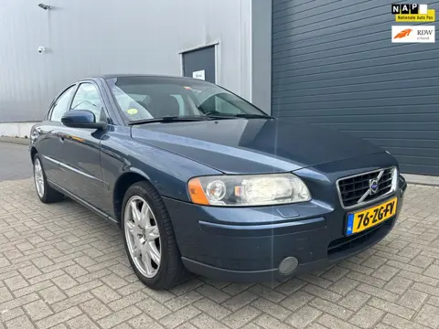 Volvo S60 2.4i Drivers Edition AUT CLIMA LEDER PDC