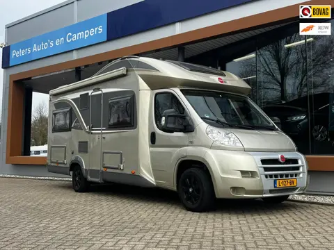 Buerstner BIT700 Nieuwe Koppeling | Frans Bed | 4 Pers | Off Grid | Elektrisch Hefbed