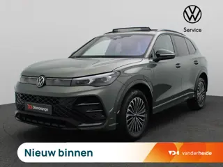 Volkswagen Tiguan 1.5 eHybrid R-Line Edition 272PK DSG Prijs incl 20" zomerset, SOH 99,5%, Pano-Schu