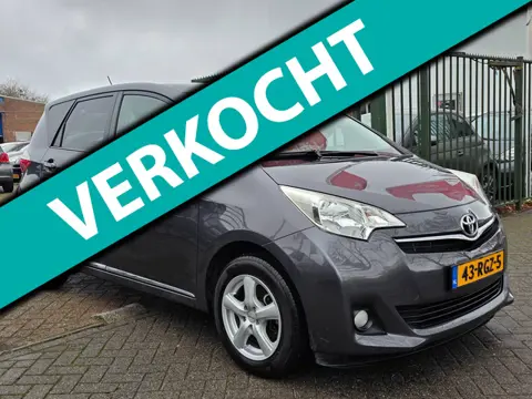 Toyota Verso-S 1.3 VVT-i Aspiration 1e eigenaar dealer onderhouden panorama dak navigatie achteruit 