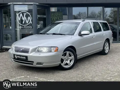 Volvo V70 2.5T Momentum Youngtimer l Leder l Xenon