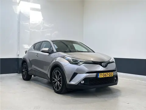 Toyota C-HR 1.8 Hybrid Adventure | Navigatie | LM velgen | Automatisch inparkeren |