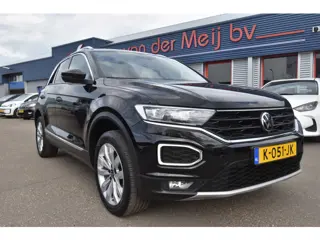 Volkswagen T-Roc 1.5 TSI Sport , TREKHAAK , VIRTUAL COCKPIT , A UITRIJ CAM , LED KOPL , PDC V+A ,