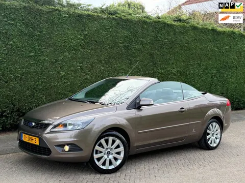 Ford Focus Coupé-Cabriolet 1.6 NIEUWSTAAT/RIJDT NIEUW/LEER!!
