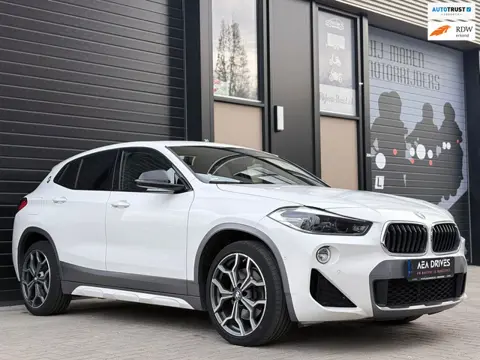 BMW X2 xDrive20i High Executive M-Pakket | Full options, lane assist, stoelverwarming | Sportief & l