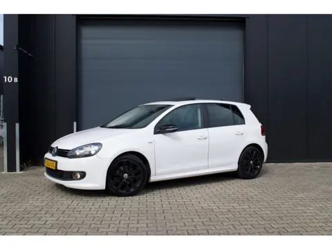 Volkswagen Golf 1.2 TSI Stoelverwarming, Parkeersensoren, dakje