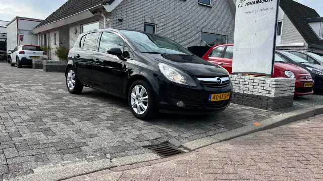 OPEL CORSA 1.2 16V III Edition Automaat