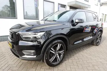 VOLVO XC40 1.5 T3 R-DESIGN Panorama Winterpack 49000 km !
