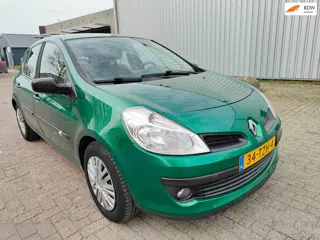 Renault Clio 1.6-16V Comfort ( Automaat) 5Drs