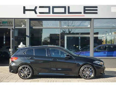 BMW 1-serie M135i xDrive High Executive Np. € 75k | ACC | PANO | H&K | elct. stoelen