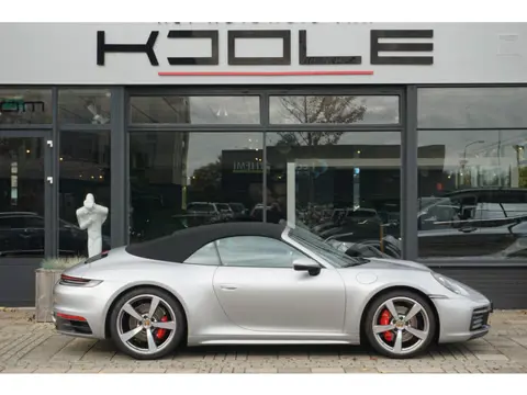 Porsche 911 Cabrio 3.0 Carrera 4 S 450 PK | 21'' Classic velgen | Sportstoelen