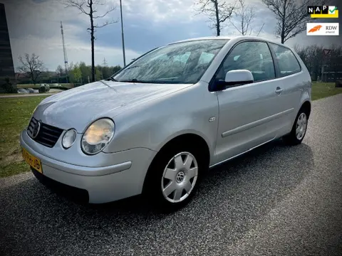 Volkswagen Polo 1.4-16V Athene, airco, nieuwe apk, trekhaak, nap