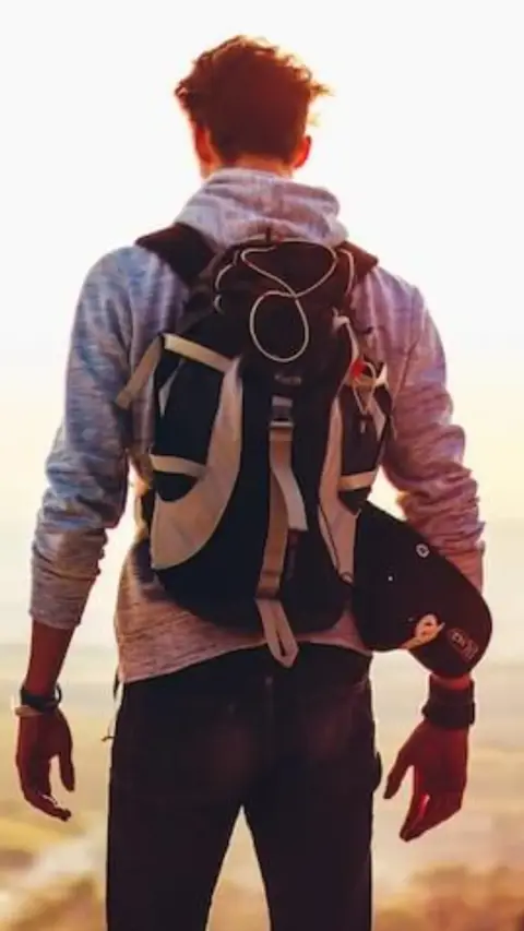 Onervaren zoekt onervaren. Wie wil me met regelmaat trekken, p ijpen en n euken.